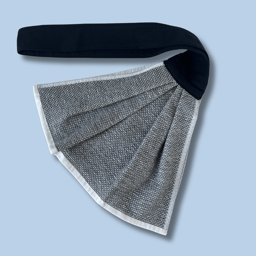 Handii Neck Towel in Black – soft, absorbent hands-free kitchen towel
